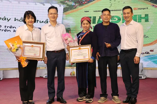 Gia Đình Haha nhận bằng khen từ tỉnh Lào Cai, hành trình tiếp theo ở đâu? ảnh 1
