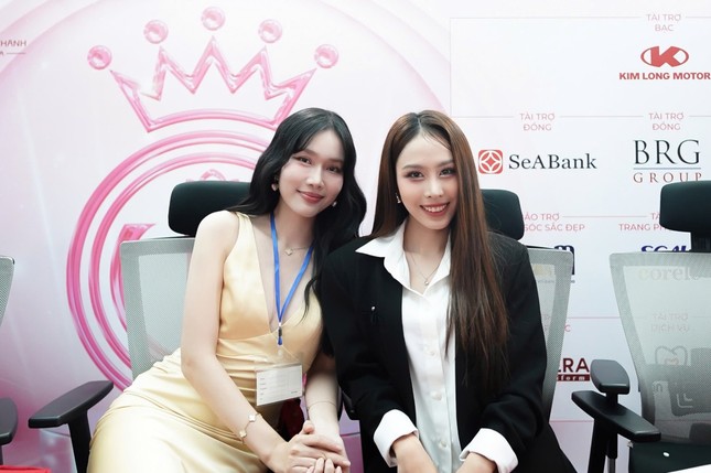 NSND Tự Long ngồi ghế Giám khảo Sơ khảo Hoa hậu Việt Nam 2024 khu vực phía Nam ảnh 3