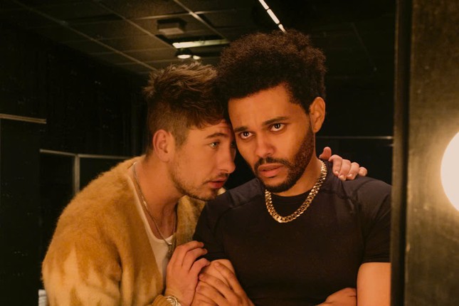 "Hurry Up Tomorrow": Bộ phim “khó nuốt” nhưng fan lại đứng về phía The Weeknd ảnh 1
