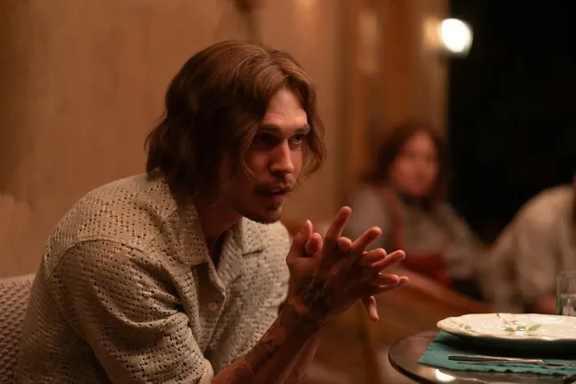 Joaquin Phoenix và Pedro Pascal đối đầu trong phim về đại dịch COVID-19 ảnh 2