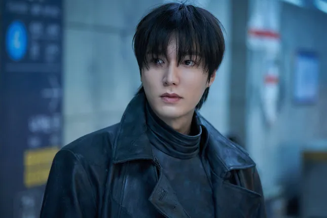 Phim hành động của Jisoo và Lee Min Ho: Bom tấn hành động "hot" nhất tháng 7? ảnh 3