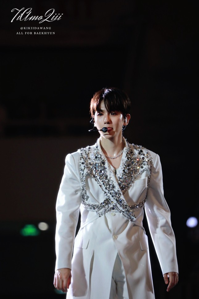 Baekhyun mang concert đến Việt Nam như đã hứa, fan Hà Nội "đứng ngồi không yên" ảnh 3