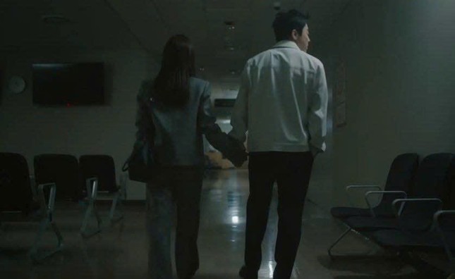 Resident Playbook: Jo Jung Suk - Jeon Mi Do xuất hiện "dưỡng thê", "bắt gian" hụt ảnh 2