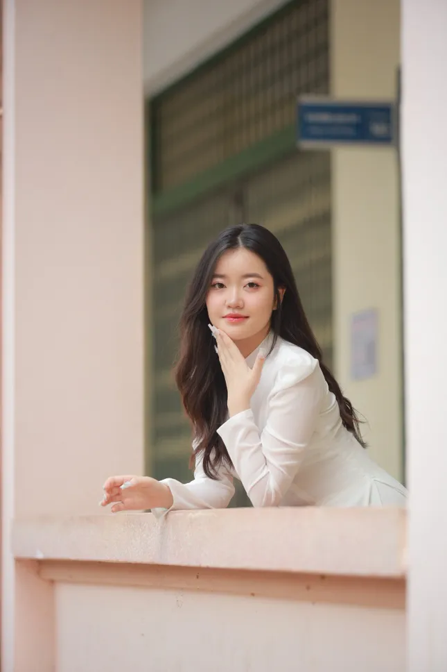 Đề thi Mỹ thuật của ĐH Kiến trúc Hà Nội khiến thí sinh vừa bối rối vừa hứng thú ảnh 2