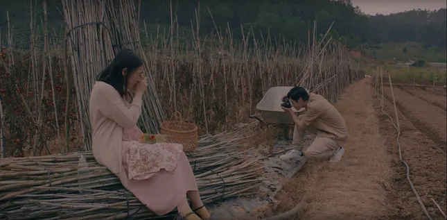 Nguyên Hà làm bà mối se duyên cho tình yêu của thầy Ngạn - cô Hồng trong MV mới ảnh 2