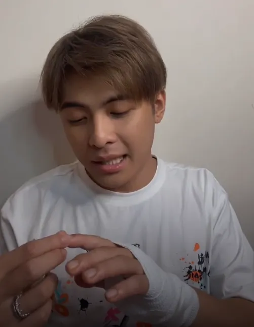 Gin Tuấn Kiệt hoang mang khi fan yêu cầu “đi đường quyền” trong lúc livestream ảnh 1