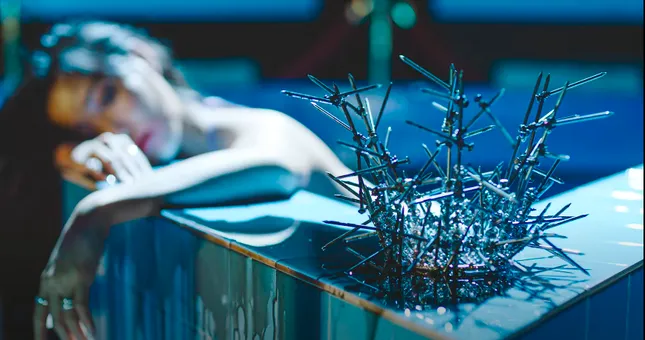 Sunmi và Hwasa (Mamamoo) đồng loạt trở lại: Chưa biết “mèo nào cắn mỉu nào“ ảnh 1