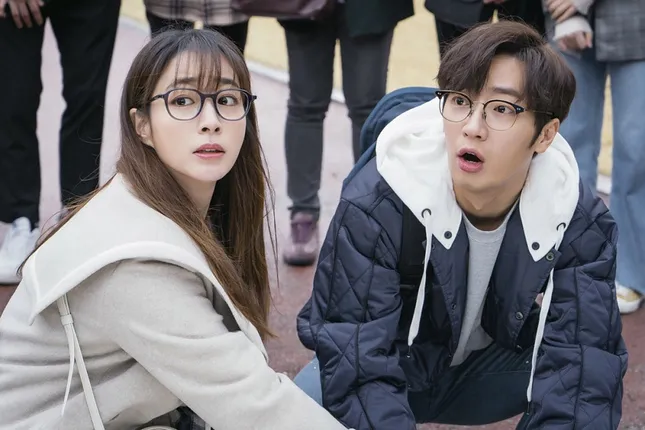 “Quân Vương Bất Diệt” nỗ lực thay đổi nhưng rating vẫn thua xa “Thế Giới Hôn Nhân“ ảnh 3