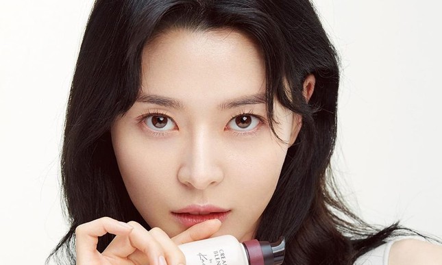Kwon Nara chia sẻ bí kíp giữ nhan sắc và dự định sau "Itaewon Class" ảnh 4