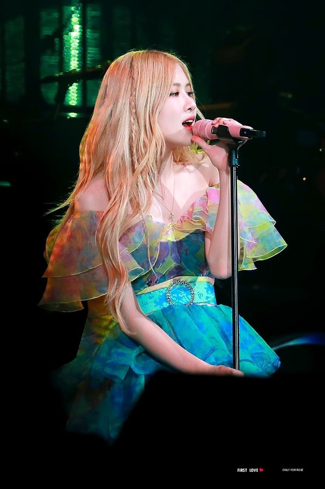 Màn đọ sắc “bất phân thắng bại” của Rosé, Nancy và Park Min Young khi “đụng hàng” ảnh 4