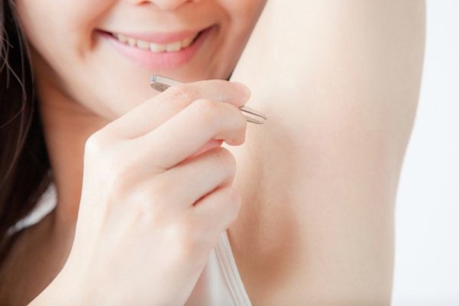 Mùa bơi lội sắp đến rồi, làm sao để tự tin mặc bikini mà không bị “vi-ô-lông” cản trở? ảnh 3