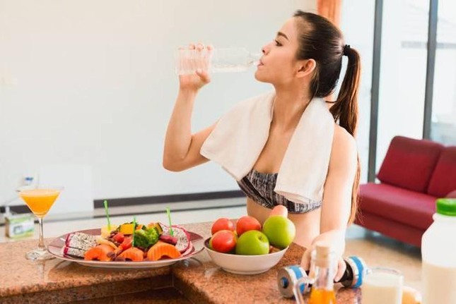 Làm sao để giữ được cân nặng ổn định mà không phải "bóp mồm bóp miệng"? ảnh 1
