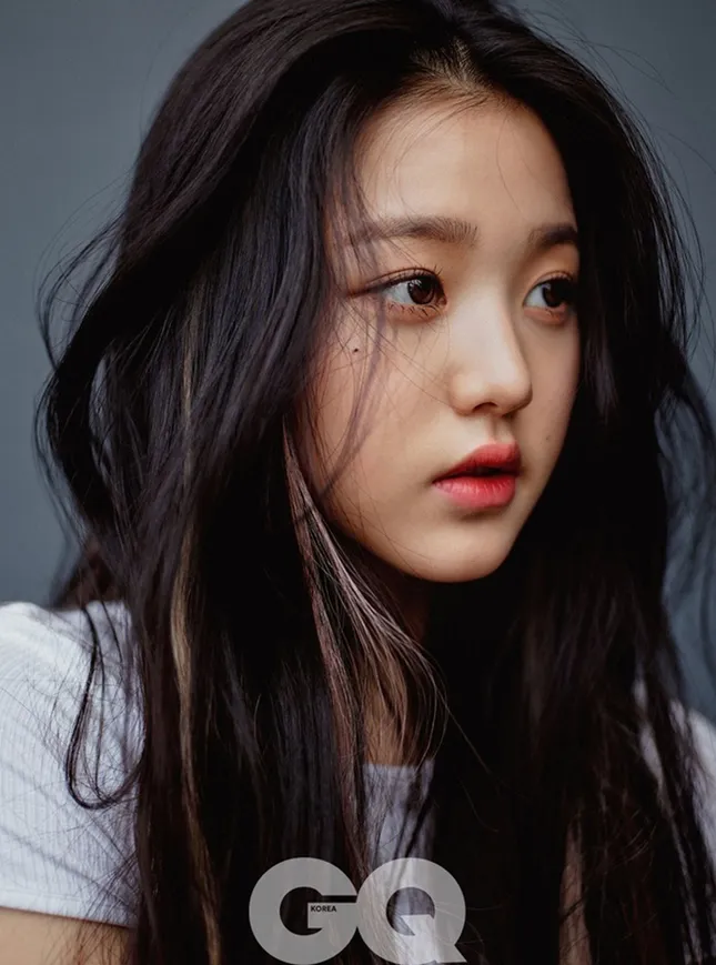 Jang Won Young gây sốc với đôi chân dài "siêu thực" trong loạt ảnh hậu trường chụp cho GQ ảnh 8