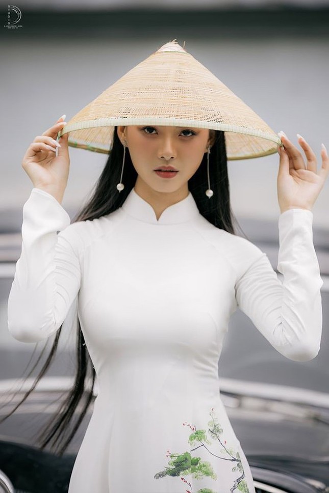 Bạn nghĩ giờ làm gì còn cô gái nào để tóc dài 1m, thí sinh Hoa hậu Việt Nam có đấy! ảnh 3