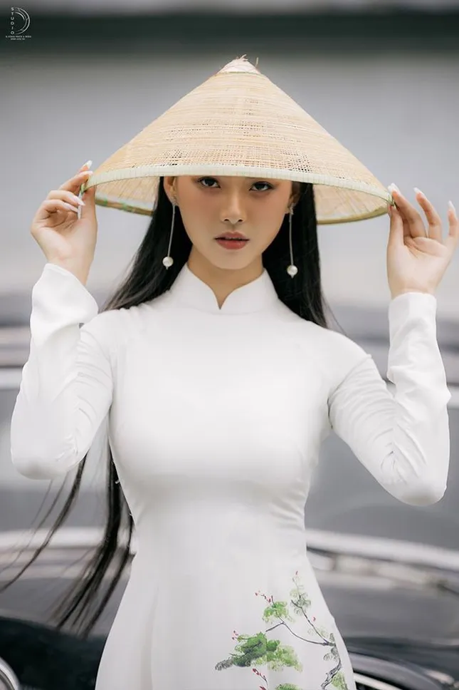 Bạn nghĩ giờ làm gì còn cô gái nào để tóc dài 1m, thí sinh Hoa hậu Việt Nam có đấy! ảnh 3