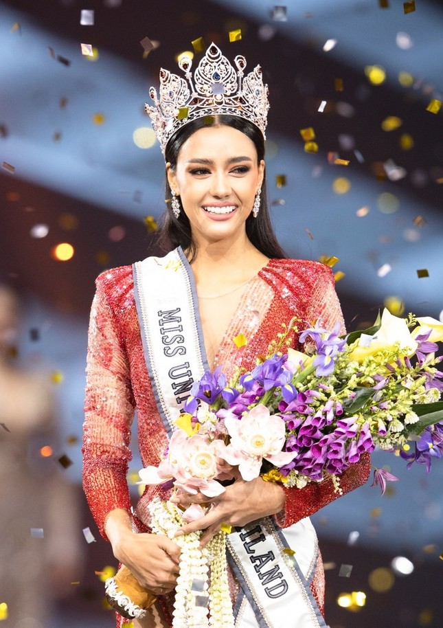 Ngắm nhan sắc lai xinh đẹp cực hút mắt của tân Hoa hậu Hoàn Vũ Thái Lan 2020 Amanda Obdam ảnh 2