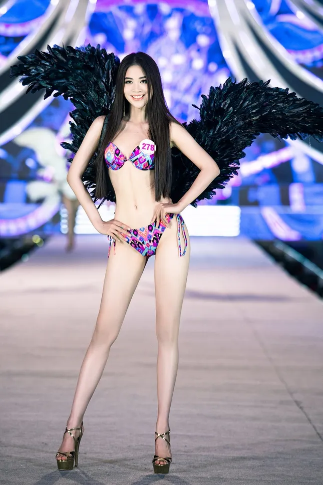 Top 35 Hoa Hậu Việt Nam biến sân khấu thành lễ hội Carnival trong phần thi Người đẹp Biển ảnh 3