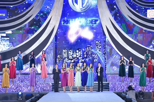 Top 35 Hoa Hậu Việt Nam biến sân khấu thành lễ hội Carnival trong phần thi Người đẹp Biển ảnh 7