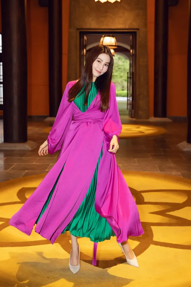 Hoa hậu Tiểu Vy, Mỹ Linh, Hương Giang, Chi Pu khoe thần thái trong cái lạnh dưới 10 độ ảnh 11