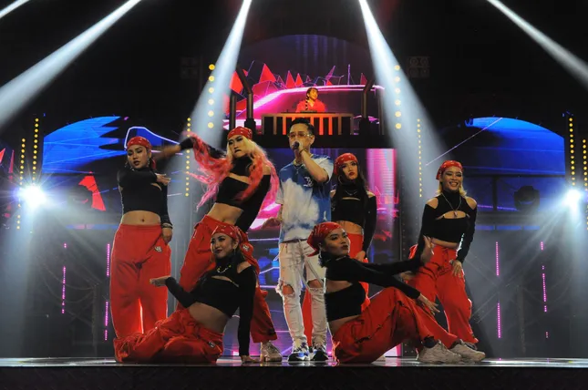 Không có sao quốc tế, nghệ sĩ Việt vẫn “khuấy đảo” đêm Chung kết - Trao giải “Rap Việt” ảnh 5