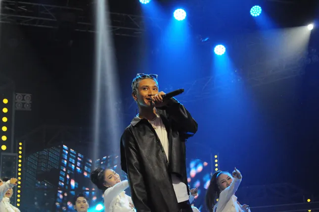Không có sao quốc tế, nghệ sĩ Việt vẫn “khuấy đảo” đêm Chung kết - Trao giải “Rap Việt” ảnh 4