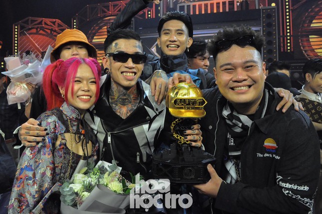 Chung kết Rap Việt: G.Ducky gây tranh cãi về phản ứng khi Dế Choắt đăng quang ảnh 7
