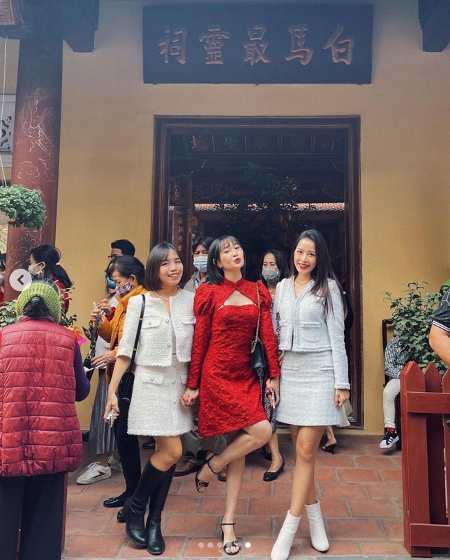 Soi trang phục đi lễ chùa của sao Việt: Người được khen hết lời, người nhận “gạch đá” tới tấp ảnh 1
