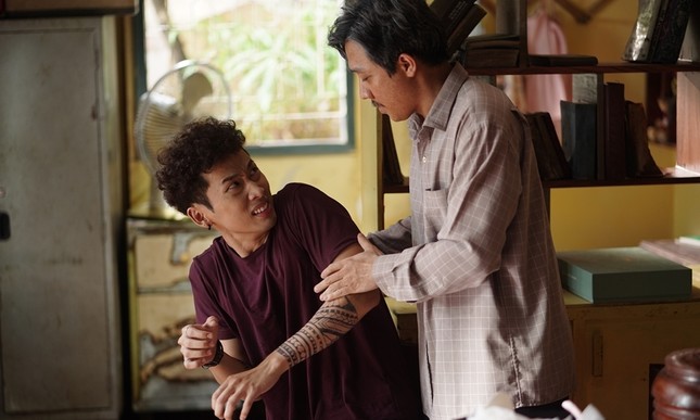 Phim “Bố Già”: Đậm chất đời, tình người khiến không ít khán giả “khóc cạn nước mắt“ ảnh 8