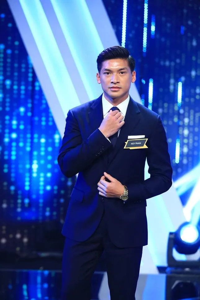 Loạt nam thần “Người Ấy Là Ai“: Những chàng CEO “bên ngoài đẹp trai, bên trong nhiều tiền“ ảnh 10