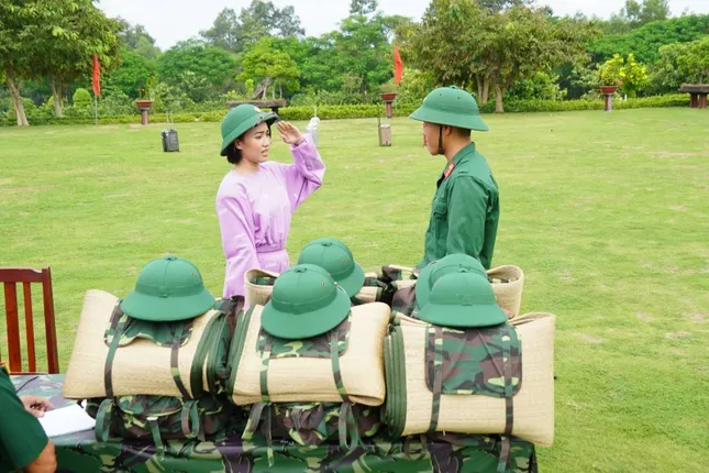 Sao Nhập Ngũ 2020: Hot YouTuber Hậu Hoàng nhút nhát, sợ sệt trong ngày đầu “nhập ngũ“ ảnh 3