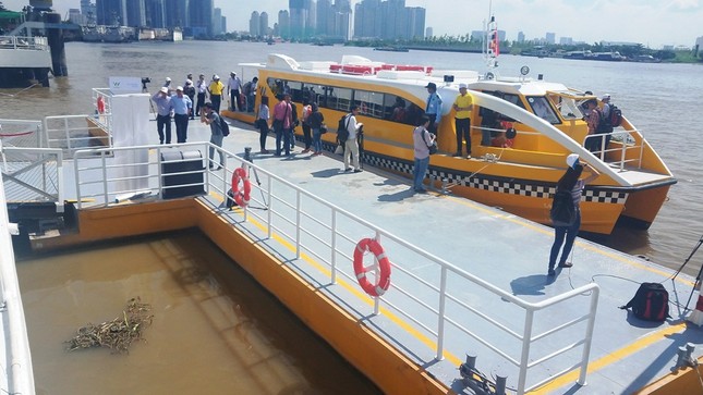 Tuyến buýt sông đầu tiên ở TPHCM bất ngờ dừng hoạt động ảnh 1