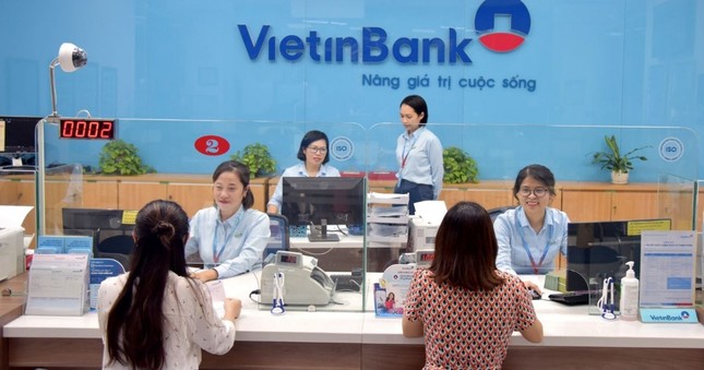 Ngân hàng dùng AI &apos;cắt&apos; nhân sự thế nào? ảnh 1
