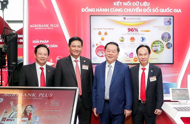 Agribank đẩy mạnh đổi mới sáng tạo về khoa học công nghệ phục vụ chuyển đổi số quốc gia ảnh 4