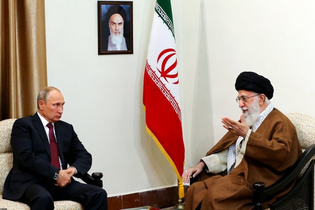 Trước thềm đàm phán với Mỹ, Lãnh tụ tối cao Iran gửi thư cho Tổng thống Nga ảnh 1