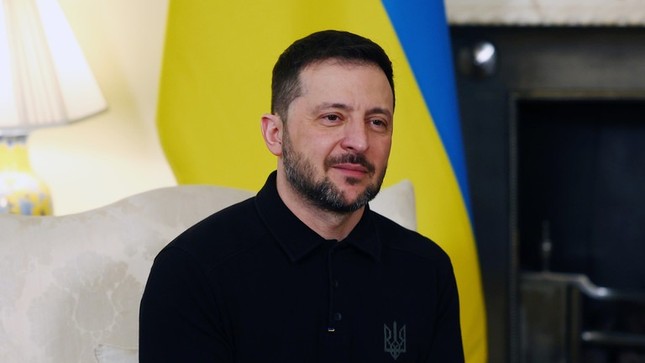 Tổng thống Ukraine phản hồi lệnh ngừng bắn của Tổng thống Nga ảnh 1