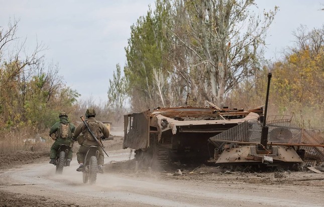 Xung đột Nga - Ukraine ngày 27/4: Nga áp dụng chiến thuật mới, tăng cường sử dụng xe máy trên chiến trường Ukraine ảnh 1