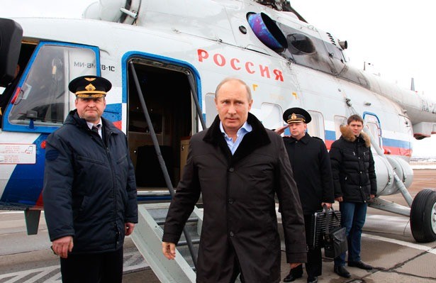 Máy bay không người lái ồ ạt tấn công tỉnh Kursk trong chuyến thăm của Tổng thống Nga Putin ảnh 1
