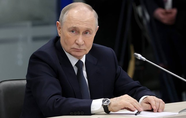 Tổng thống Nga Putin không vui khi bị gọi là &apos;người máy&apos; ảnh 1