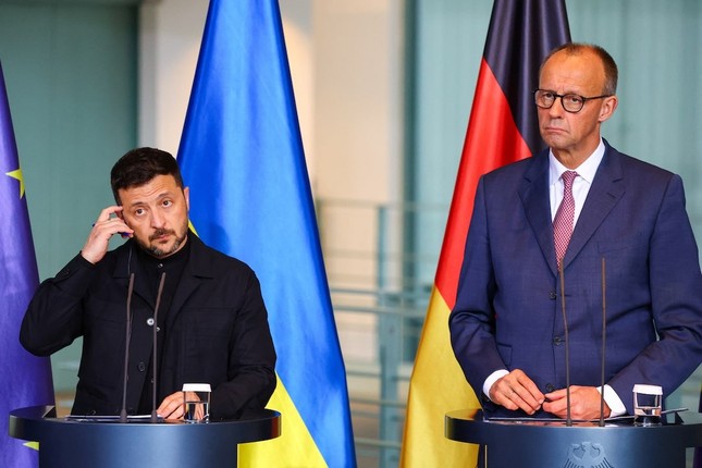 Bộ trưởng quốc phòng Ukraine điện đàm với trợ lý tổng thống Nga ảnh 2