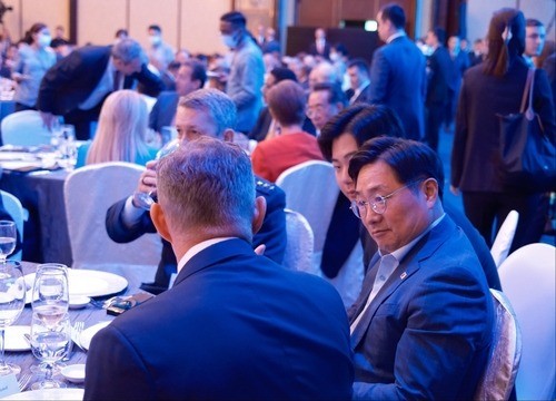 Bộ trưởng quốc phòng Mỹ ‘phớt lờ’ Hàn Quốc trong bài phát biểu tại Đối thoại Shangri-La ảnh 2