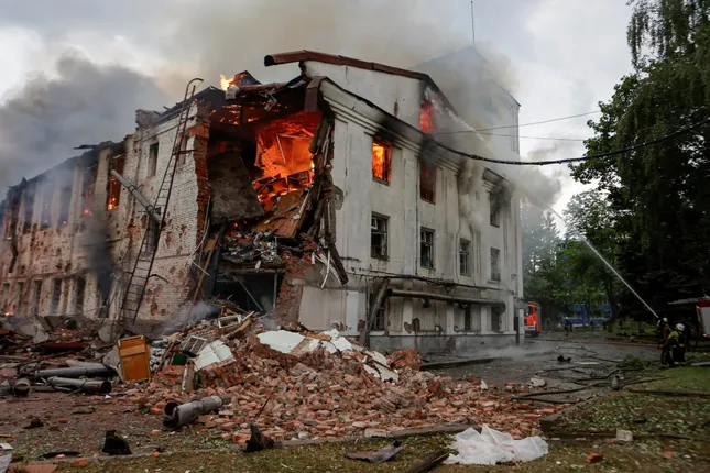 Ukraine: Thành phố Kharkiv hứng chịu cuộc tấn công dữ dội nhất từ trước đến nay ảnh 1