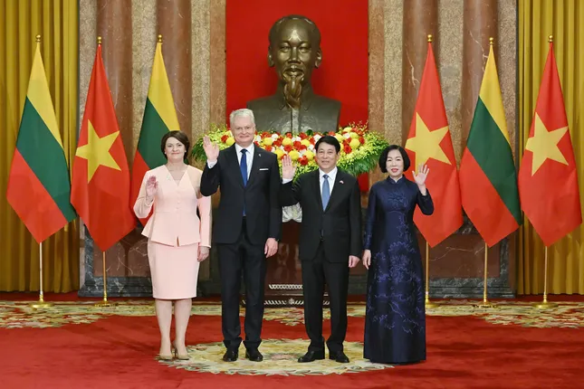 Chủ tịch nước Lương Cường chủ trì Lễ đón Tổng thống Litva thăm chính thức Việt Nam ảnh 1