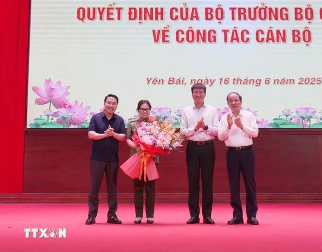 Thông báo quyết định của Bộ trưởng Bộ Công an về công tác cán bộ ảnh 2