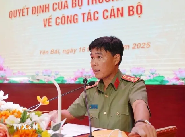 Thông báo quyết định của Bộ trưởng Bộ Công an về công tác cán bộ ảnh 1