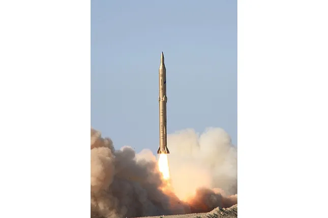 Iran dùng tên lửa &apos;siêu nặng&apos; Sejjil, Israel có thể phải điều chỉnh chiến lược phòng không ảnh 1