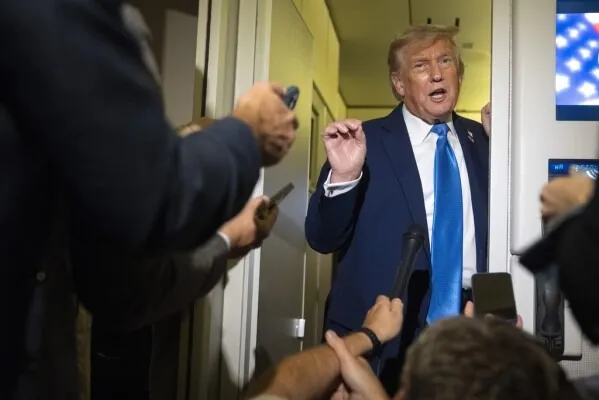 Tổng thống Mỹ Trump nói có thể ủng hộ lệnh ngừng bắn Iran - Israel ảnh 1