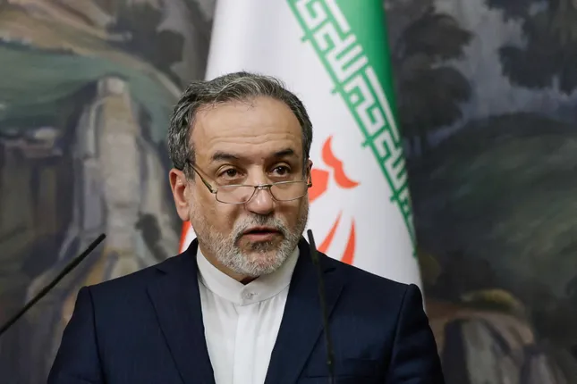 Iran tuyên bố &apos;chiến đấu đến phút cuối cùng&apos;, ám chỉ bắt đầu ngừng bắn? ảnh 1