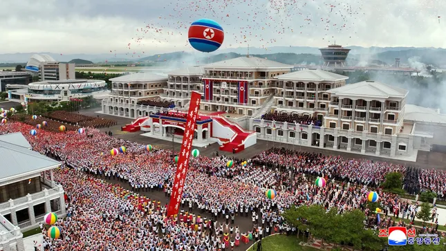 Phu nhân Chủ tịch Triều Tiên lần đầu xuất hiện công khai sau một năm rưỡi vắng bóng ảnh 3