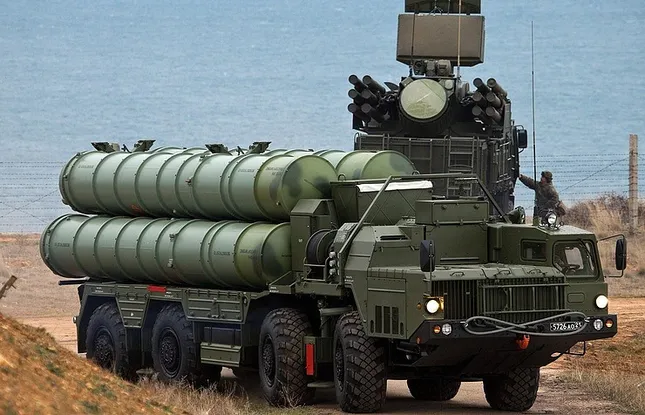 Ukraine tuyên bố vô hiệu hóa hệ thống phòng không Nga ở Crimea ảnh 1