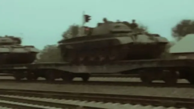 Tình báo Ukraine: Nga thiếu hụt xe tăng hiện đại, phải điều &apos;xe cổ&apos; T-62 ra tiền tuyến ảnh 1